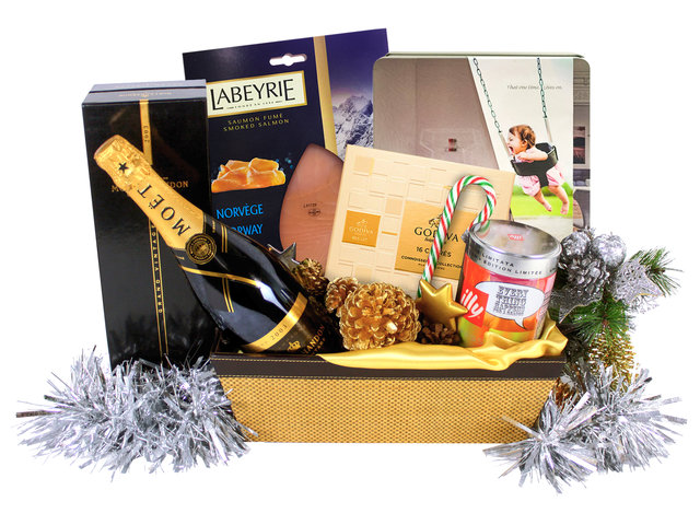 Wine n Food Hamper - Christmas Popular Business Food Gift Hamper P - L19206 Photo